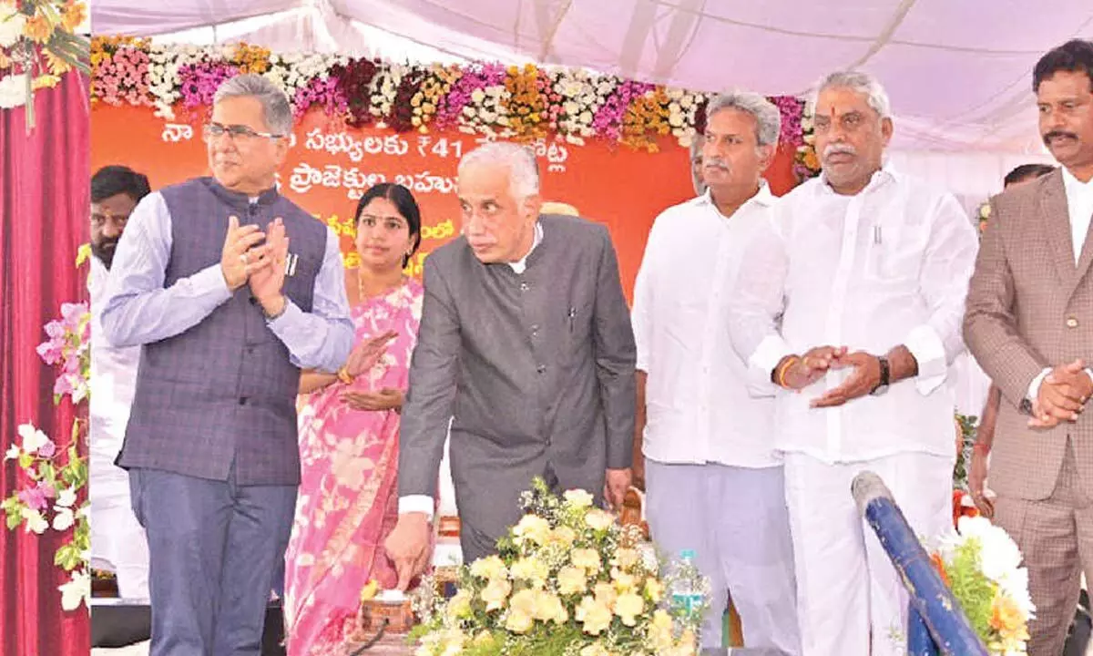 Governor S Abdul Nazeer formally unveiling the plaque for upgradation of Gunadala Railway  station in Vijayawada on Monday