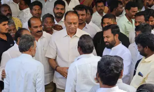 Massive rally in support of Vemireddy Prabhakar Reddy in Nellore
