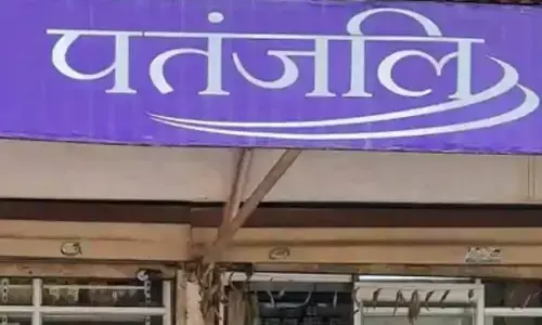 SC issues contempt notice to Patanjalis Acharya Balakrishna over misleading ads