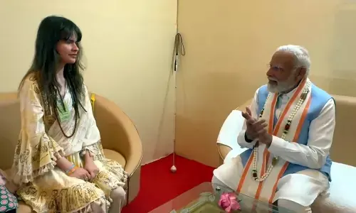 German singer Cassandra Mae croons song in praise of Lord Krishna for PM Modi