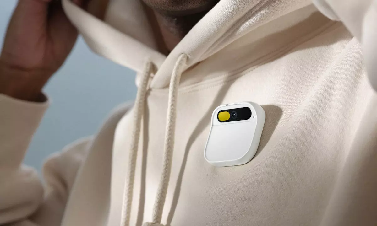 MWC 2024: Humane AI Pin is Your Ticket to Phone-Free Freedom