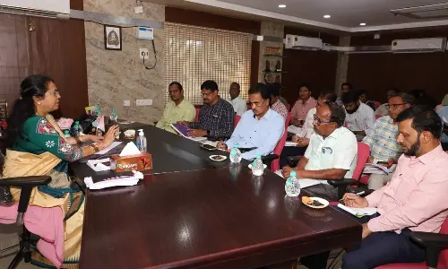 Mayor Gundu Sudharani conducting a a meeting with the GWMC engineering officials in  Warangal on Tuesday