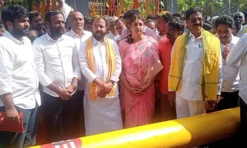 Chintamaneni Prabhakar takes part in re-consecration of the Sri Yogalingeswara Swamy temple