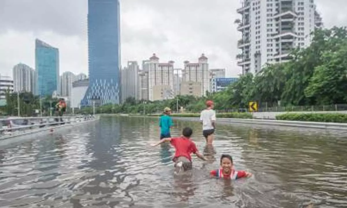 Heavy rains trigger flash floods in Indonesia