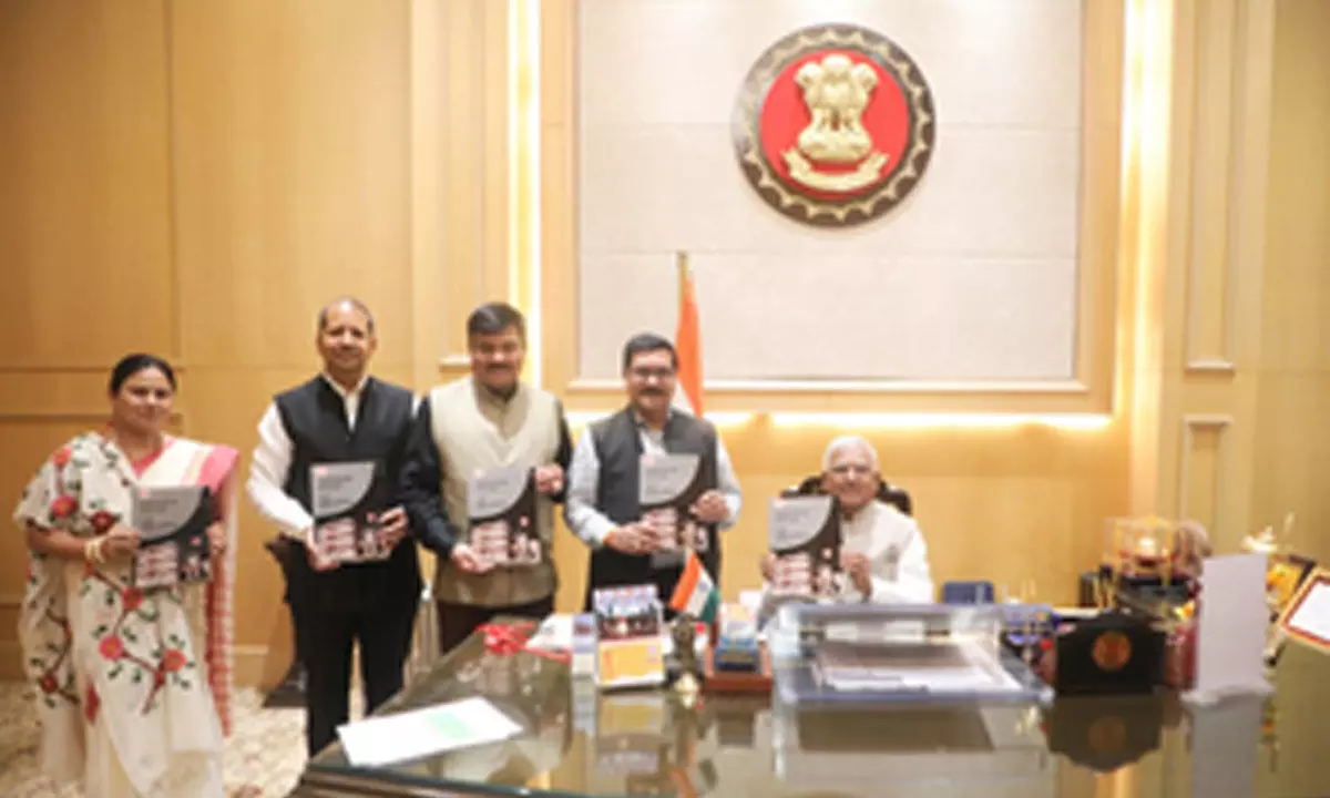 MP-PSC delegation presents 66th report to Governor Mangubhai Patel