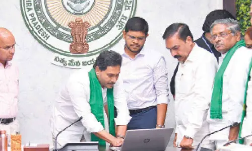 Vijayawada: CM YS Jagan Mohan Reddy releases Rs 1,294 cr under Rythu Bharosa, interest subvention
