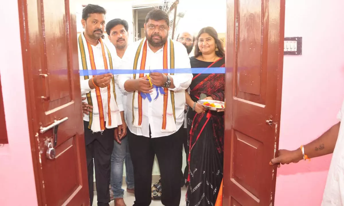 Adari Anand Kumar inaugurates new building in 90 th ward in GVMC