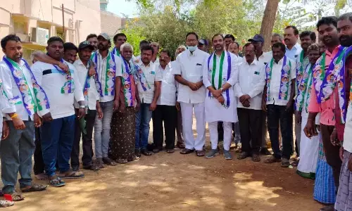 20 families in Kadiri town join YSRCP