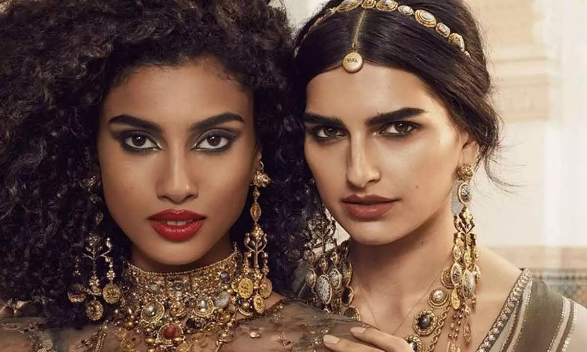 Designer lips by Estée Lauder x Sabyasachi