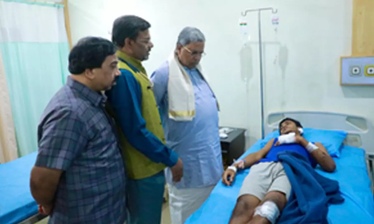 K’taka CM Siddaramaiah visits cafe blast victims in hospital, blames NIA, IB for intel failure