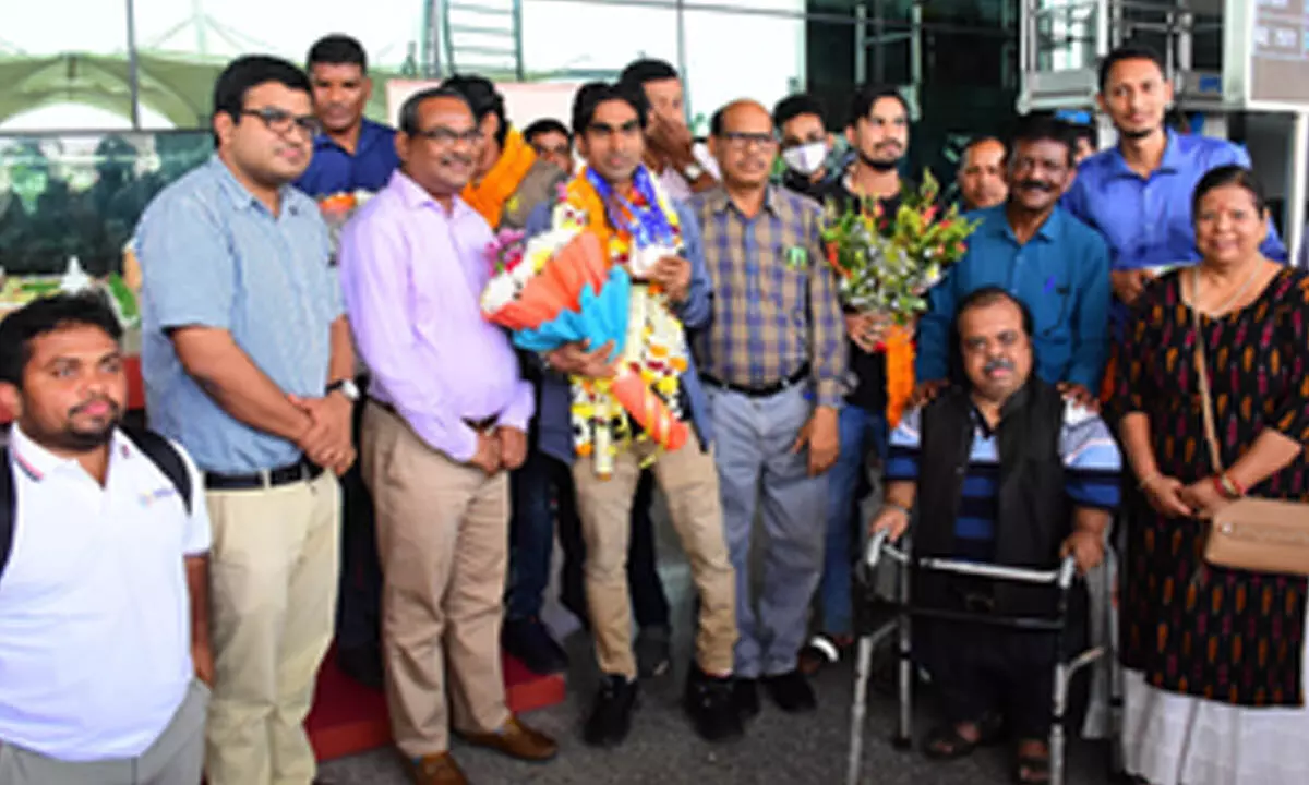 Five-time World Champion Pramod Bhagat receives a hero’s welcome at home