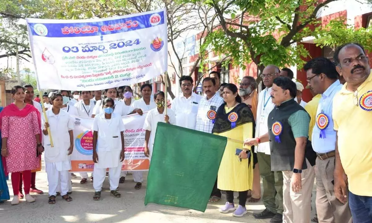District Collectors Dr G Srijana (Kurnool) and Dr K Srinivasulu (Nandyal) (Right) flagging off an awareness rally on pulse polio on Saturday