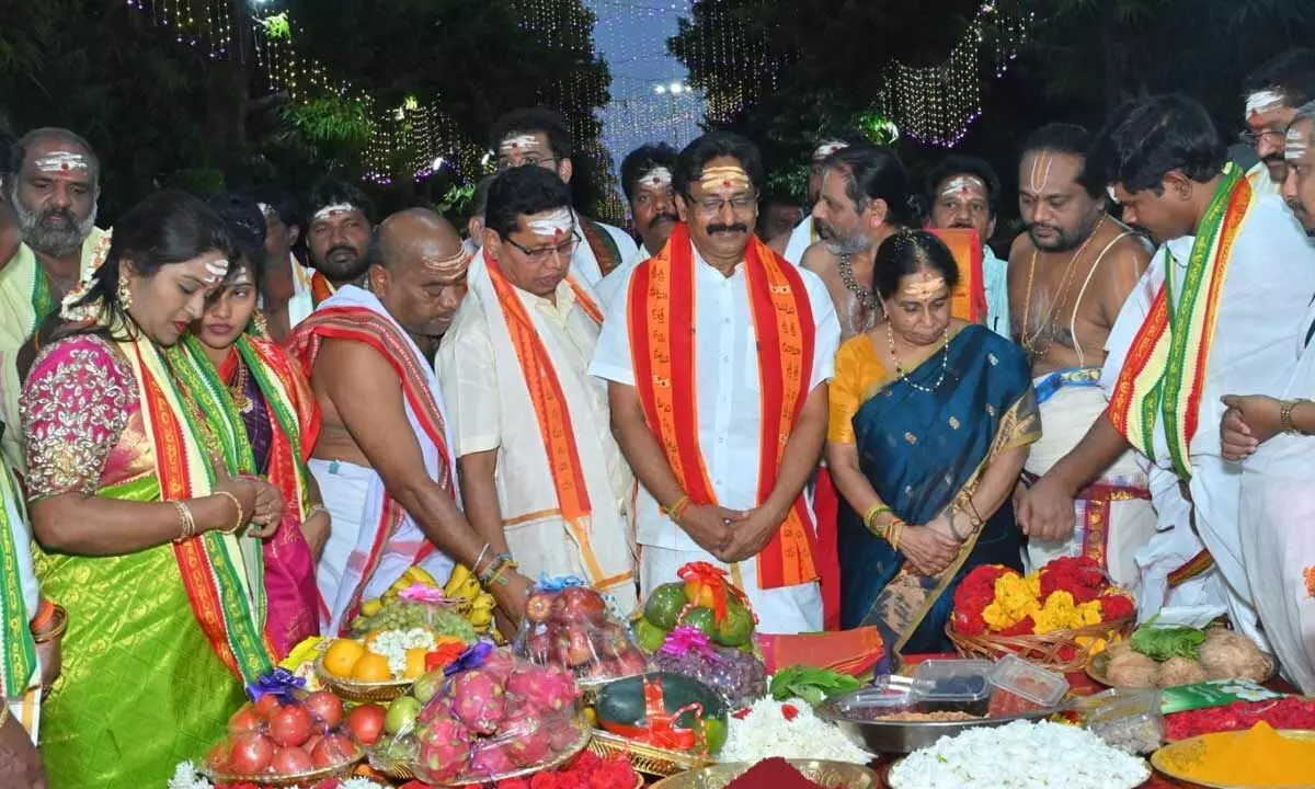 Sri Venkateshwara Swamy temple at Dwaraka Tirumala presenting silk robes to  Srisailam Lord on Saturday