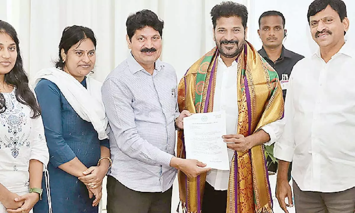 B’chalam MLA meets CM amid speculation of joining Congress