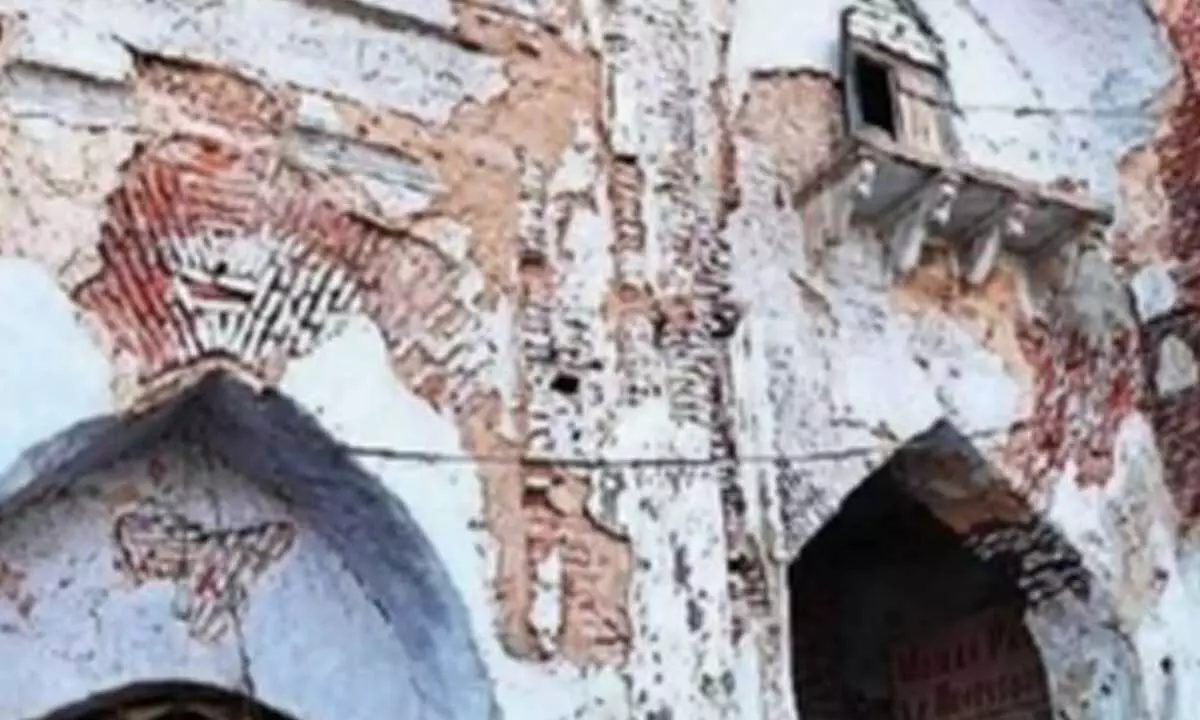 UP: Decaying Chhota Imambara gates to be restored