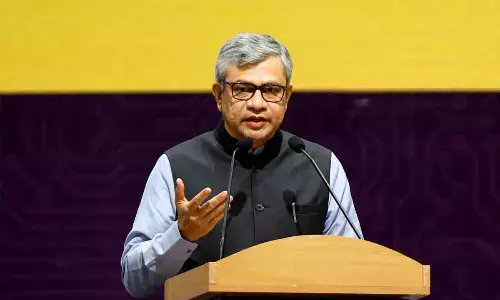 Indian Apps Delisted: Telecom Minister Challenges Googles Authority