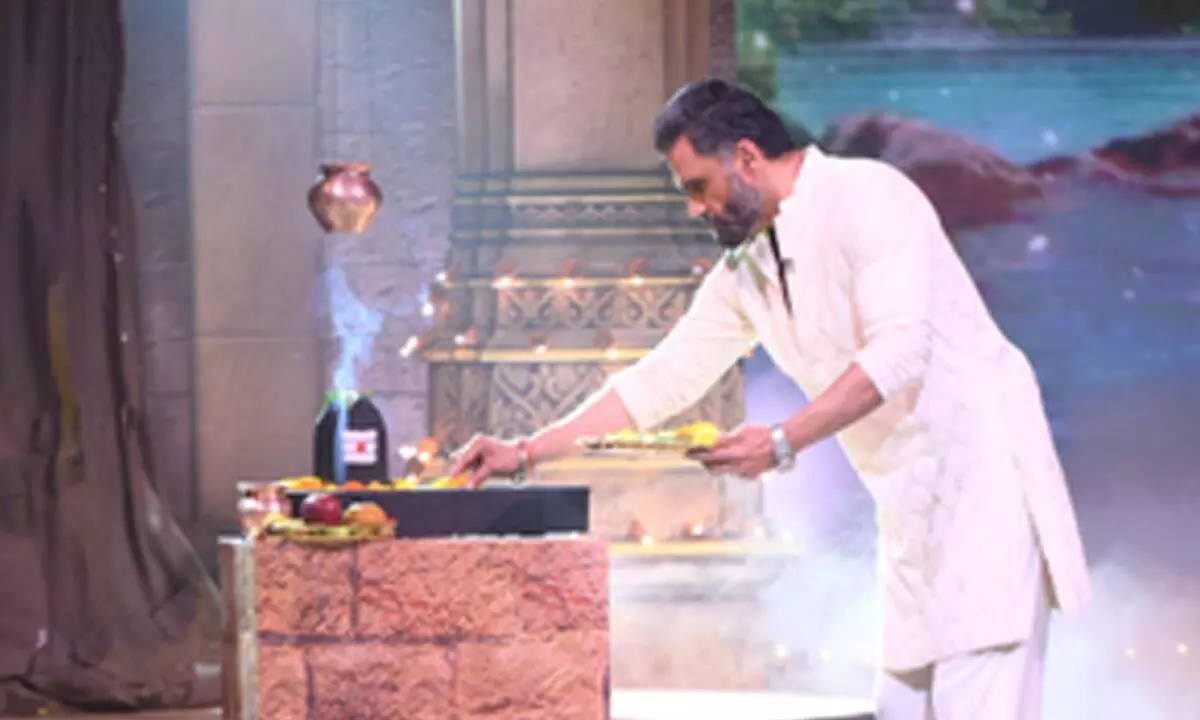 Suniel Shetty enthralls audience with tales of Lord Shiva in Dance Deewane