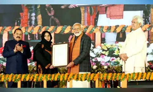 PM Modi salutes the beneficiaries of national programmes in Srinagar