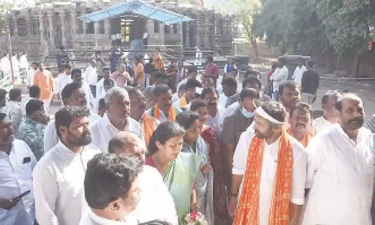 Kishan Reddy Inaugurates Kalyana Mandapam at 1000 Pillar temple