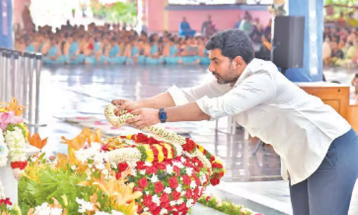 Seeks blessings of Baba at Prashanthi Nilayam