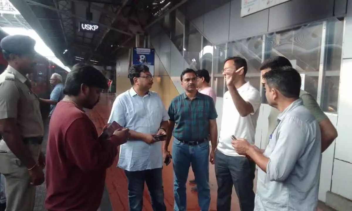 Visakhapatnam: Eight coaches of VBE develop technical glitch