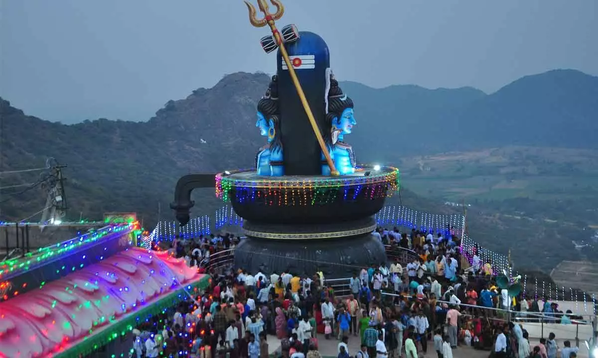 Guntur: Devotee rush witnessed at temples on Maha Shivaratri
