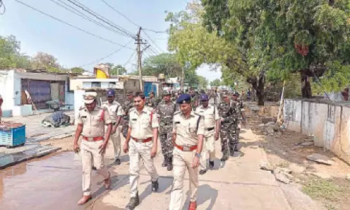 Kadapa: Flag march held ahead of elections