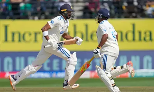 India baz-bowls England