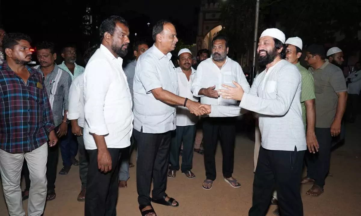 TDP leaders meet Muslim religious leaders in Nellore