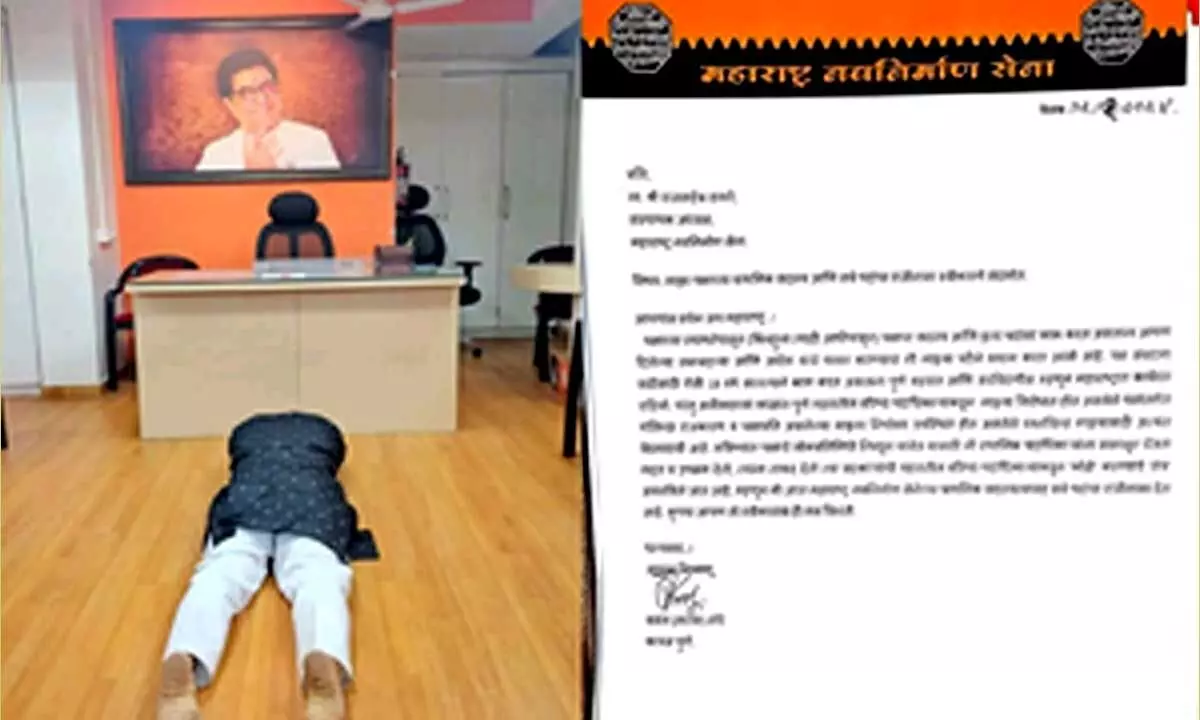 Pune leader Vasant More prostrates before Raj Thackerays photo, quits MNS