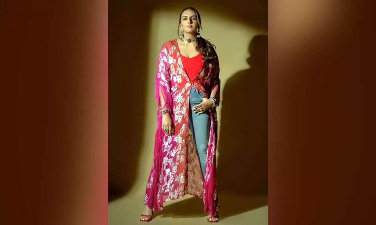 Huma Qureshi opts for a fusion look, drops glimpse of her happy face