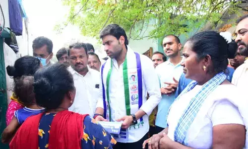 Devineni Avinash all Praise for YS Jagan