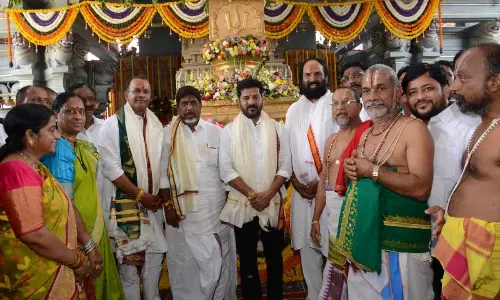 Revanth offers prayers at Bhadradri temple