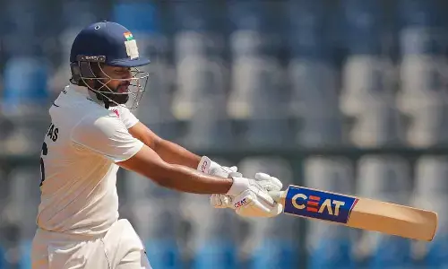 Ranji Trophy final: Vidarbha stare at defeat