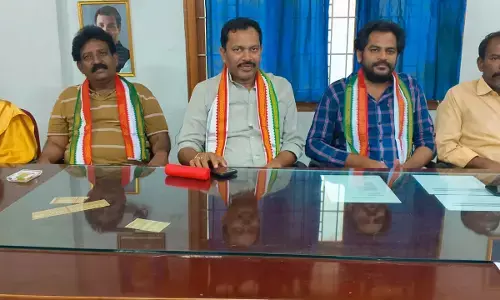 Congress leader Sriramulu flays TDP for joining in NDA