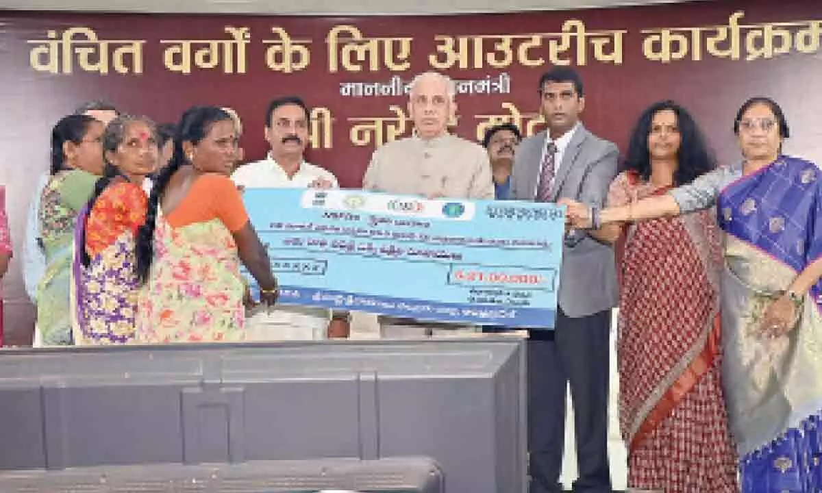 Nellore: Governor S Abdul Nazeer distributes Rs 5.21 cr loans to beneficiaries