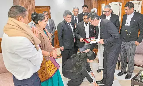 Team CJI felicitates cook’s daughter to pursue law in US