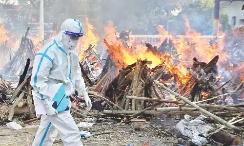 Global life expectancy dropped by 1.6 years during pandemic