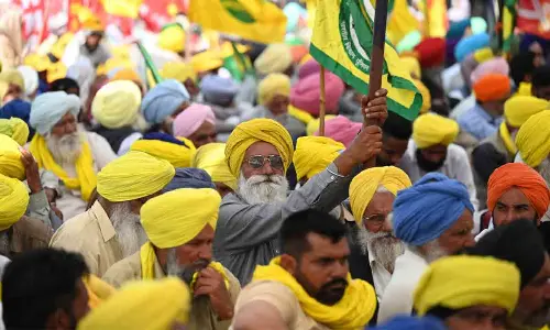Protesting Farmers Converge In Delhi For Kisan Mahapanchayat Amid Heightened Tensions