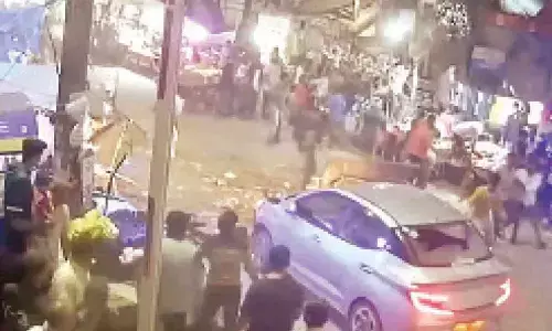 New Delhi: Woman killed after car mows down people