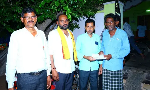 Kakarla Suresh extends financial assistance to needy in Udayagiri