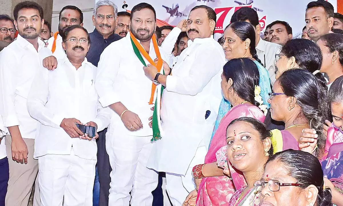 BRS MP Pasunoori Dayakar joins Congress