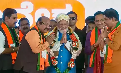 PM launches scathing attack on govt, says it’s engaged in ‘loot’