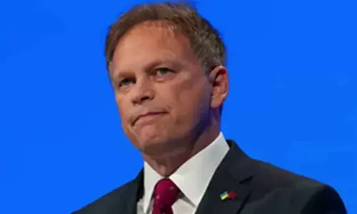 UK advises Ukraine to go on defensive in east, continue targeting Crimea