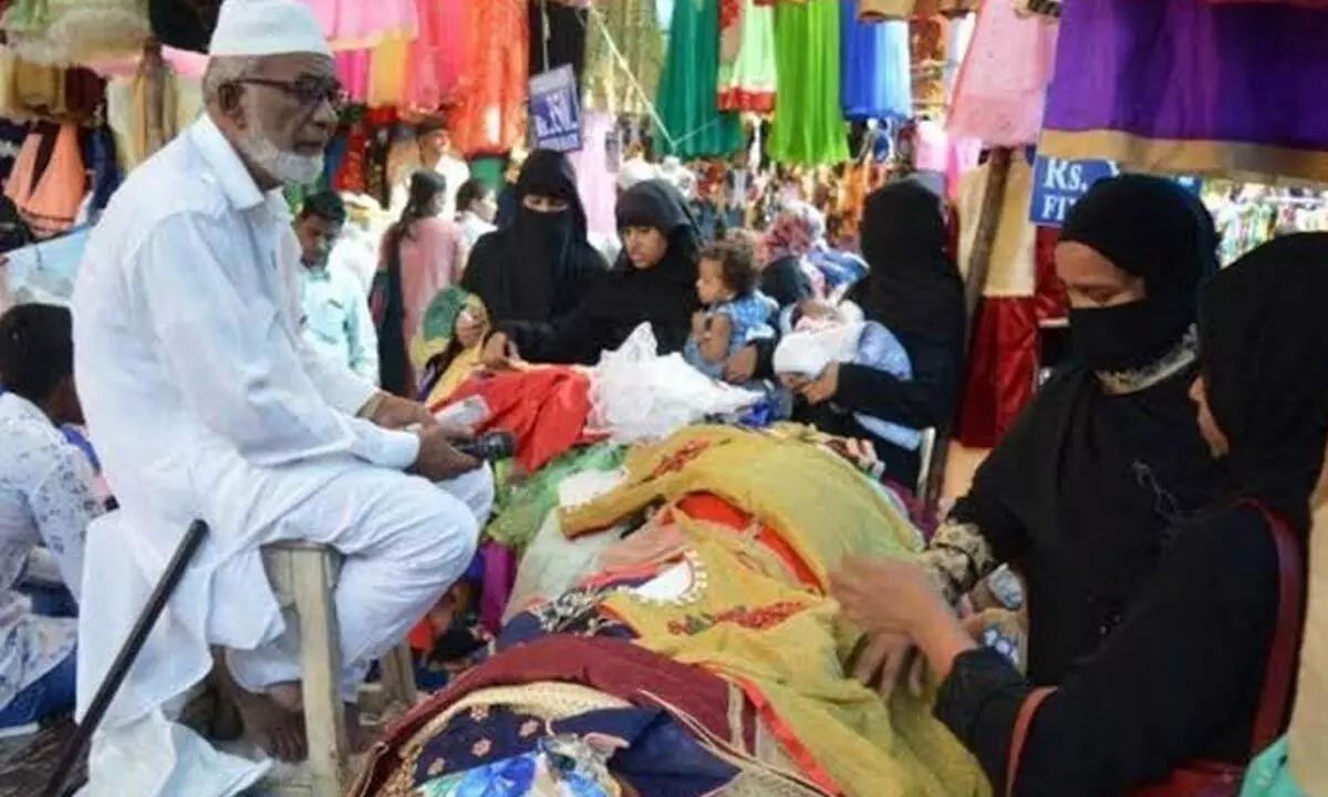 Wow! Night bazaars come alive as Eid shopping frenzy grips Hyderabad