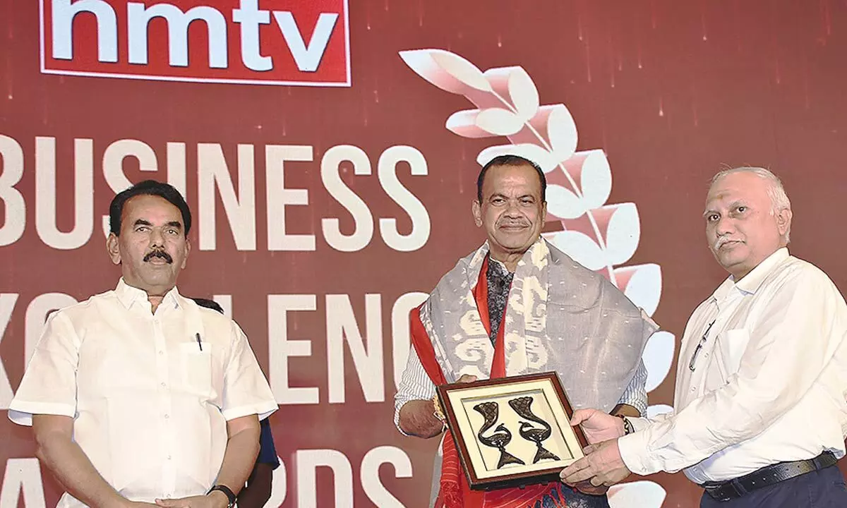 HMTV bestows awards on visionary entrepreneurs for business excellence