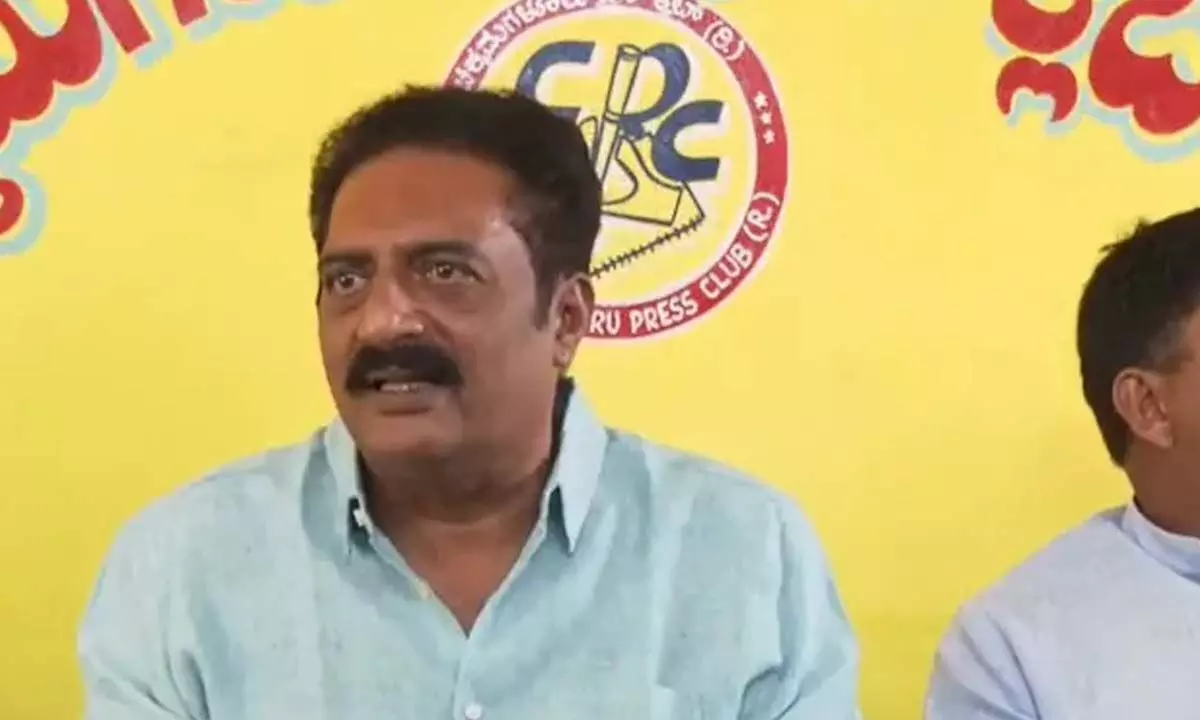 Actor Prakash Raj Criticizes Electoral Boasts: No Party Can Claim 400 Seats