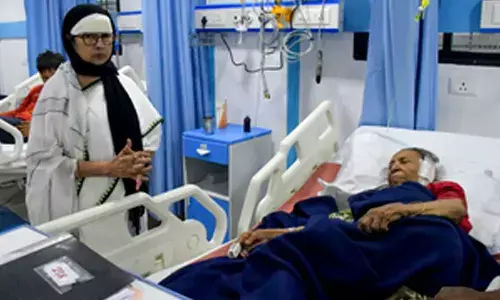 Death toll in Kolkata building collapse rises to five; prompter held