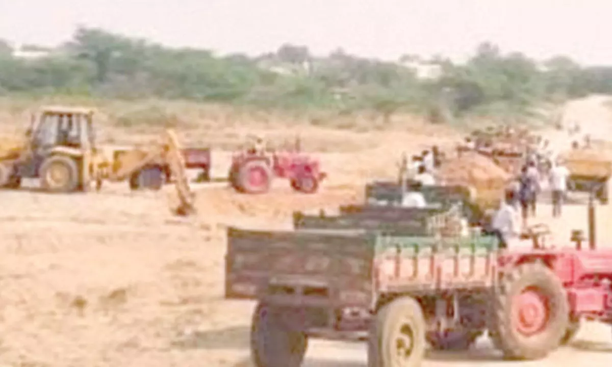 Rampant illegal sand mining plagues mandal despite seizure orders
