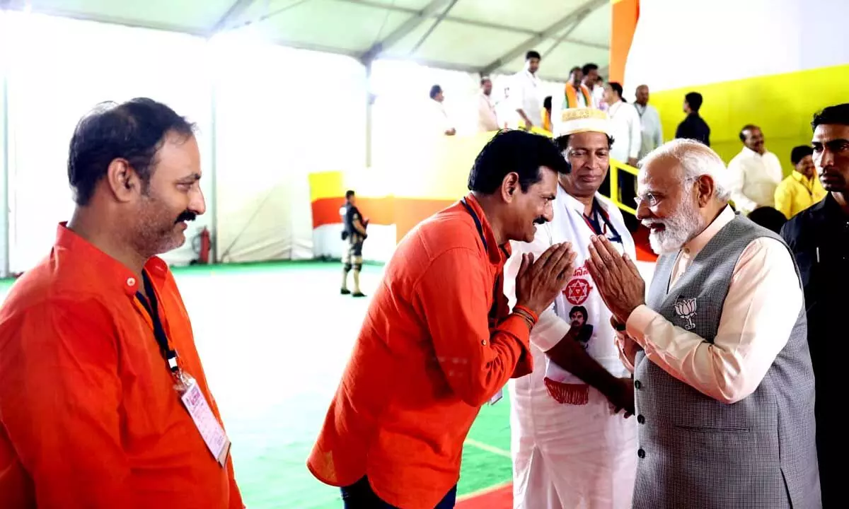 Velagaleti Gangadhar meets Prime Minister Narendra Modi